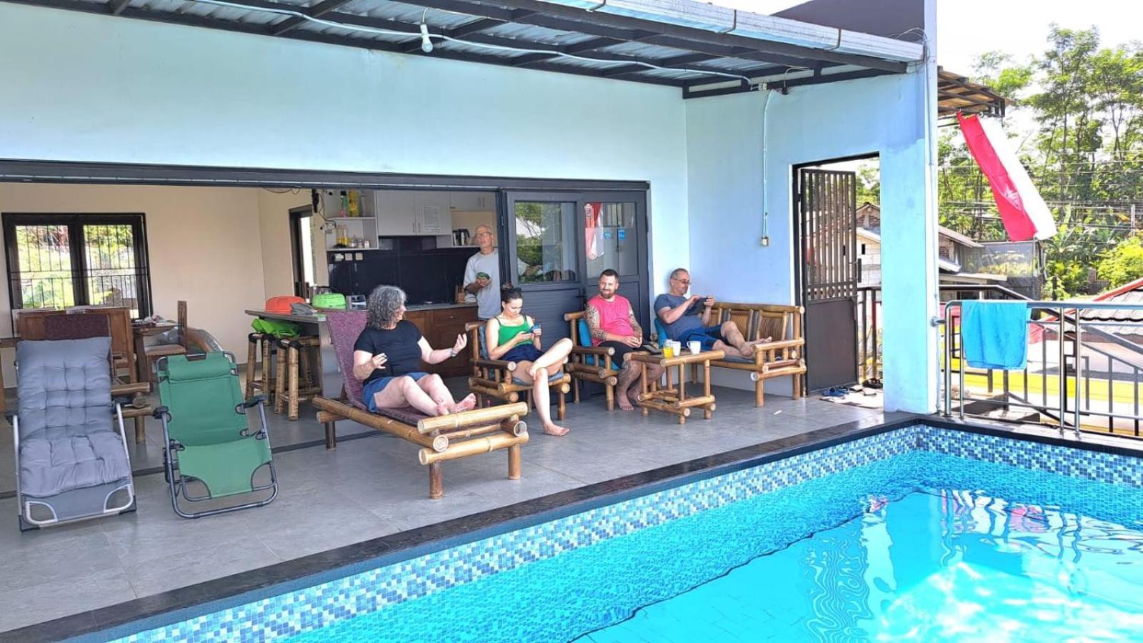 Pool Villa Saung Suluh Purwokerto Exterior foto